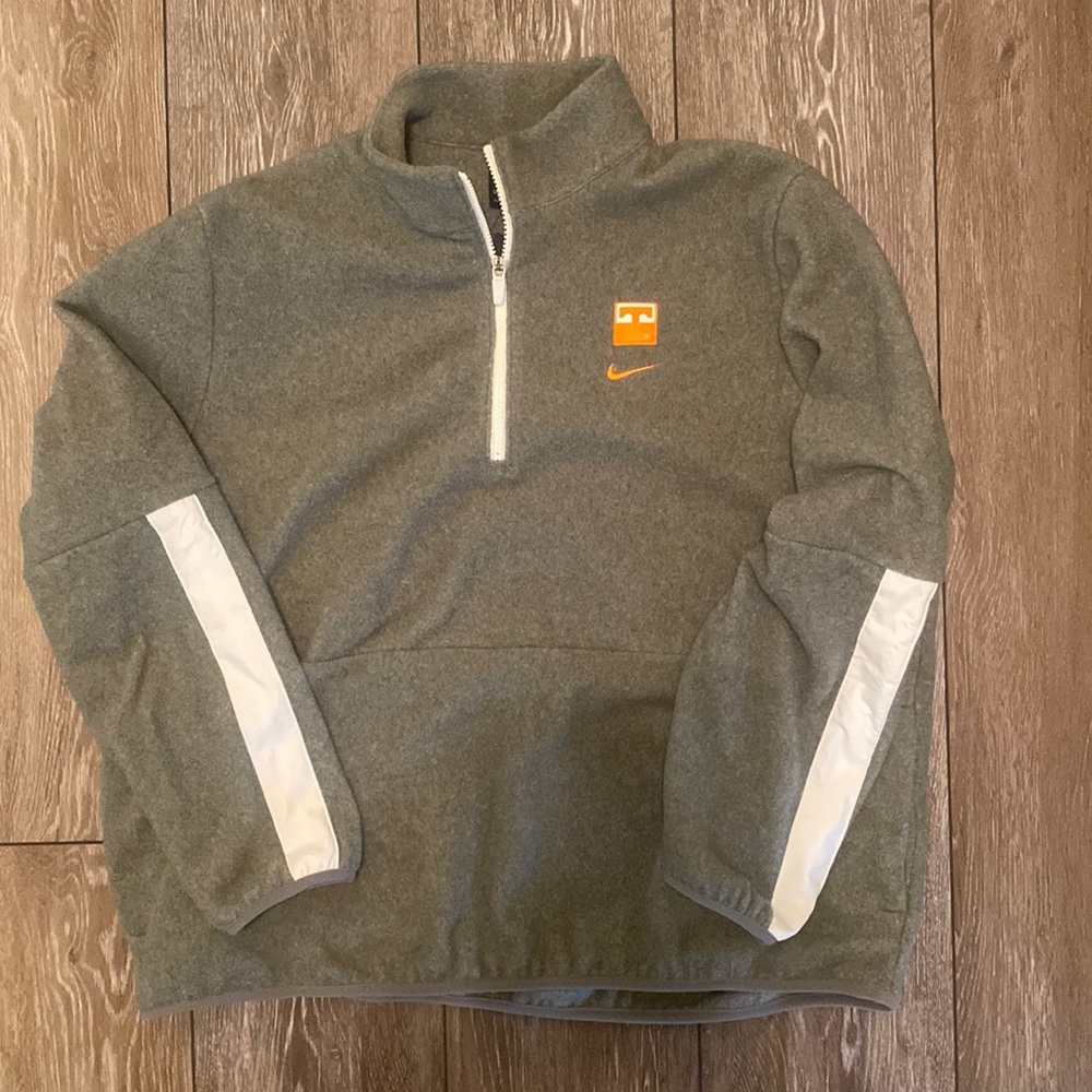 Ladies Tennessee Nike sweat shirt